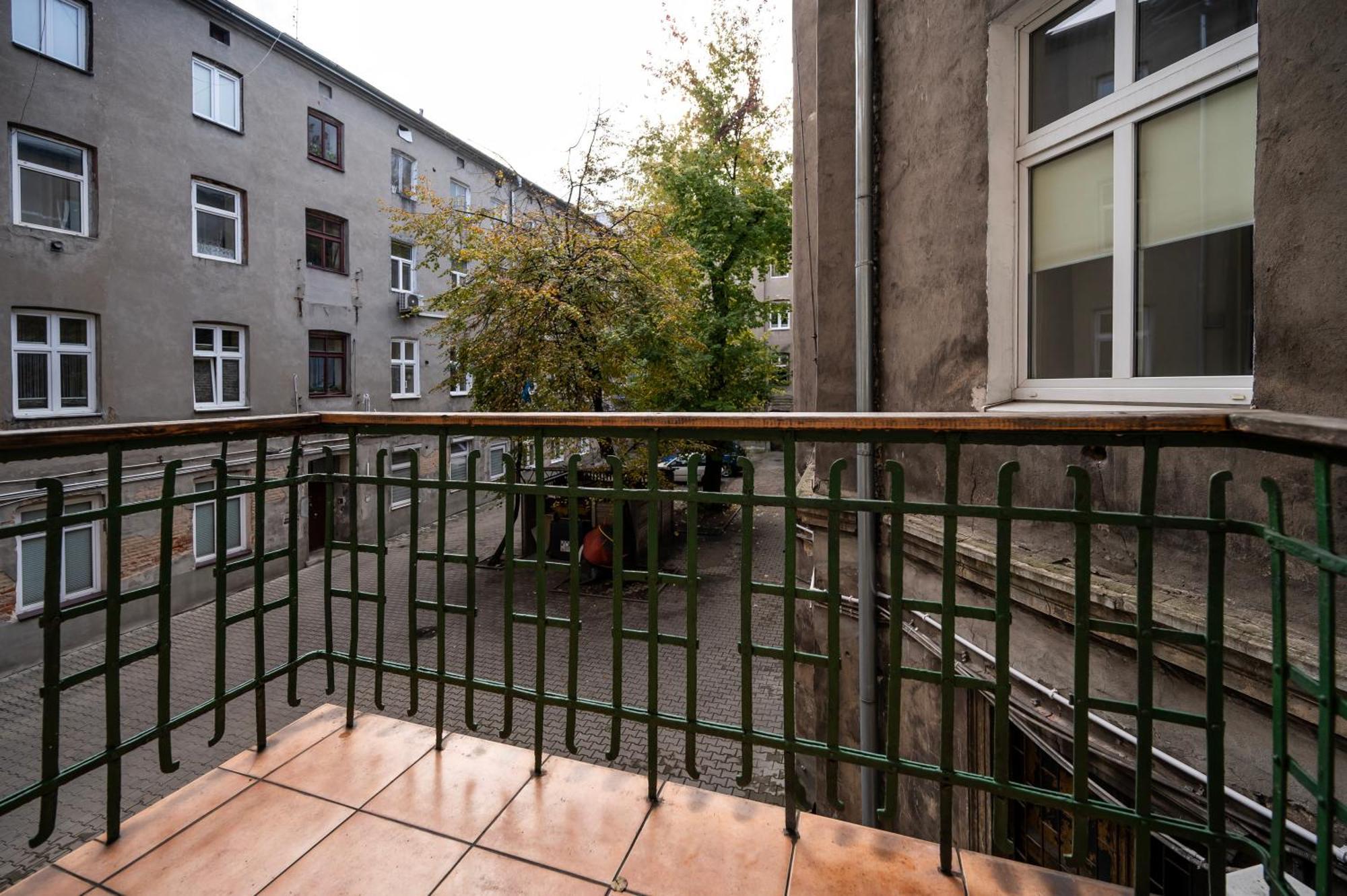 Central Family Apartment Лодзь Экстерьер фото