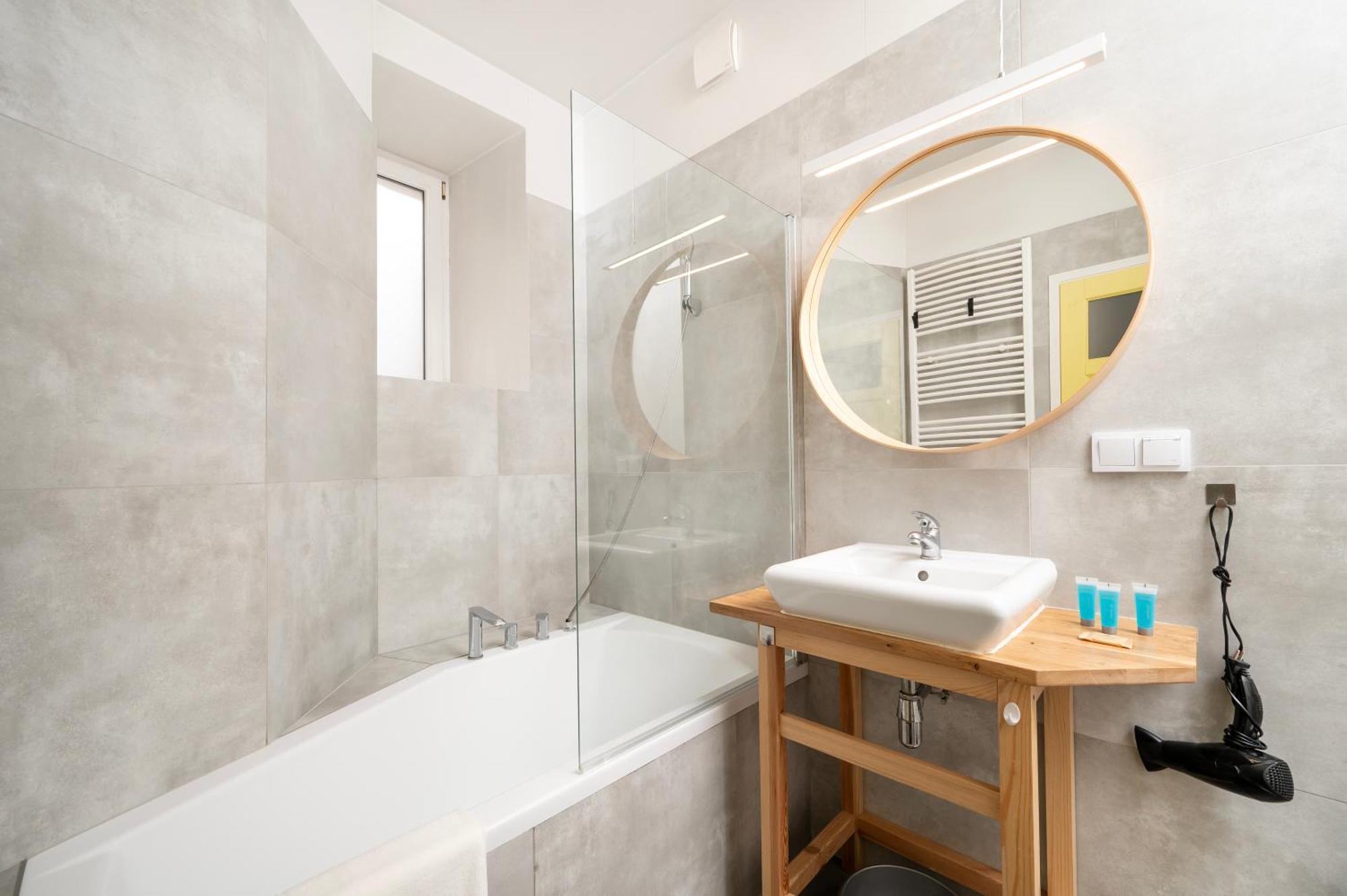 Central Family Apartment Лодзь Экстерьер фото
