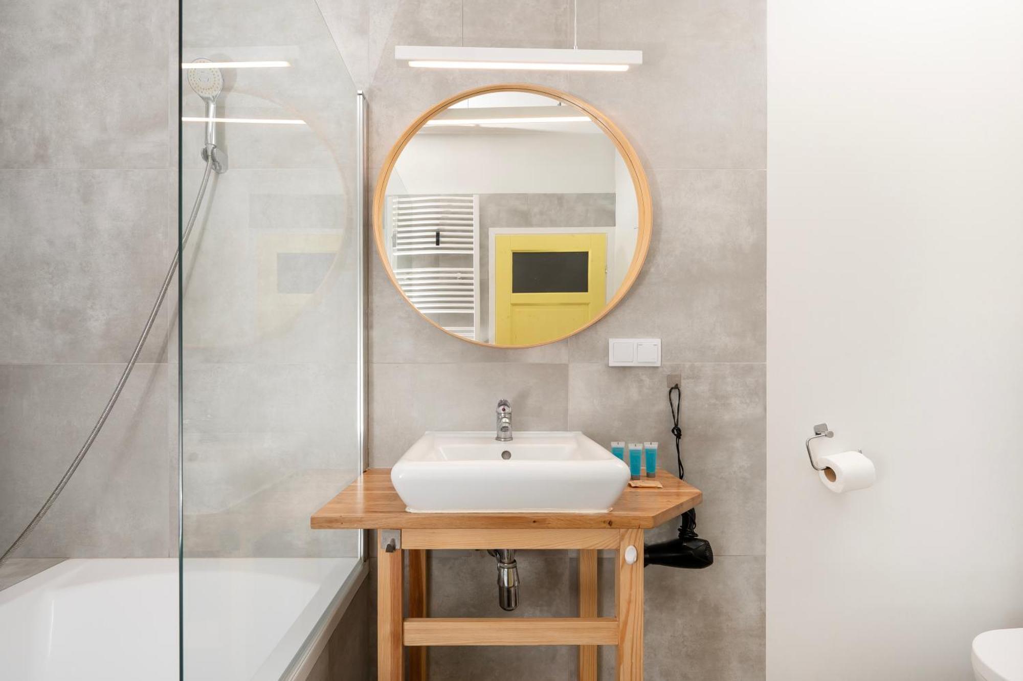 Central Family Apartment Лодзь Экстерьер фото